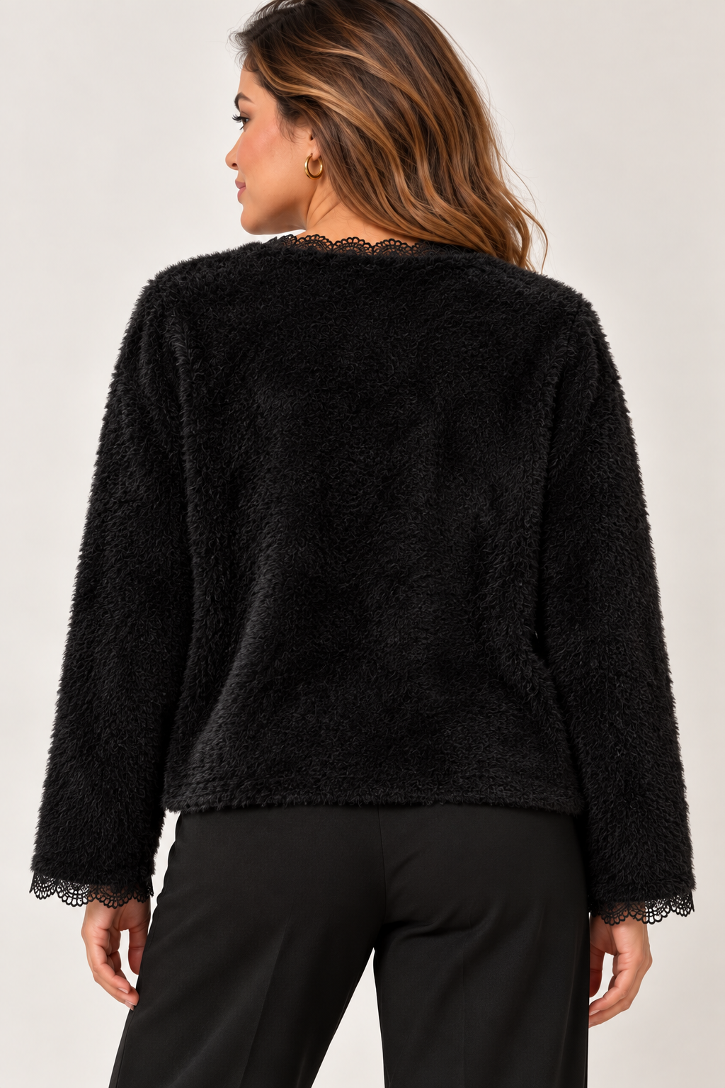 Gilet en maille douce avec détails en dentelle 2603 — visuel 7 — POMELO PARIS
