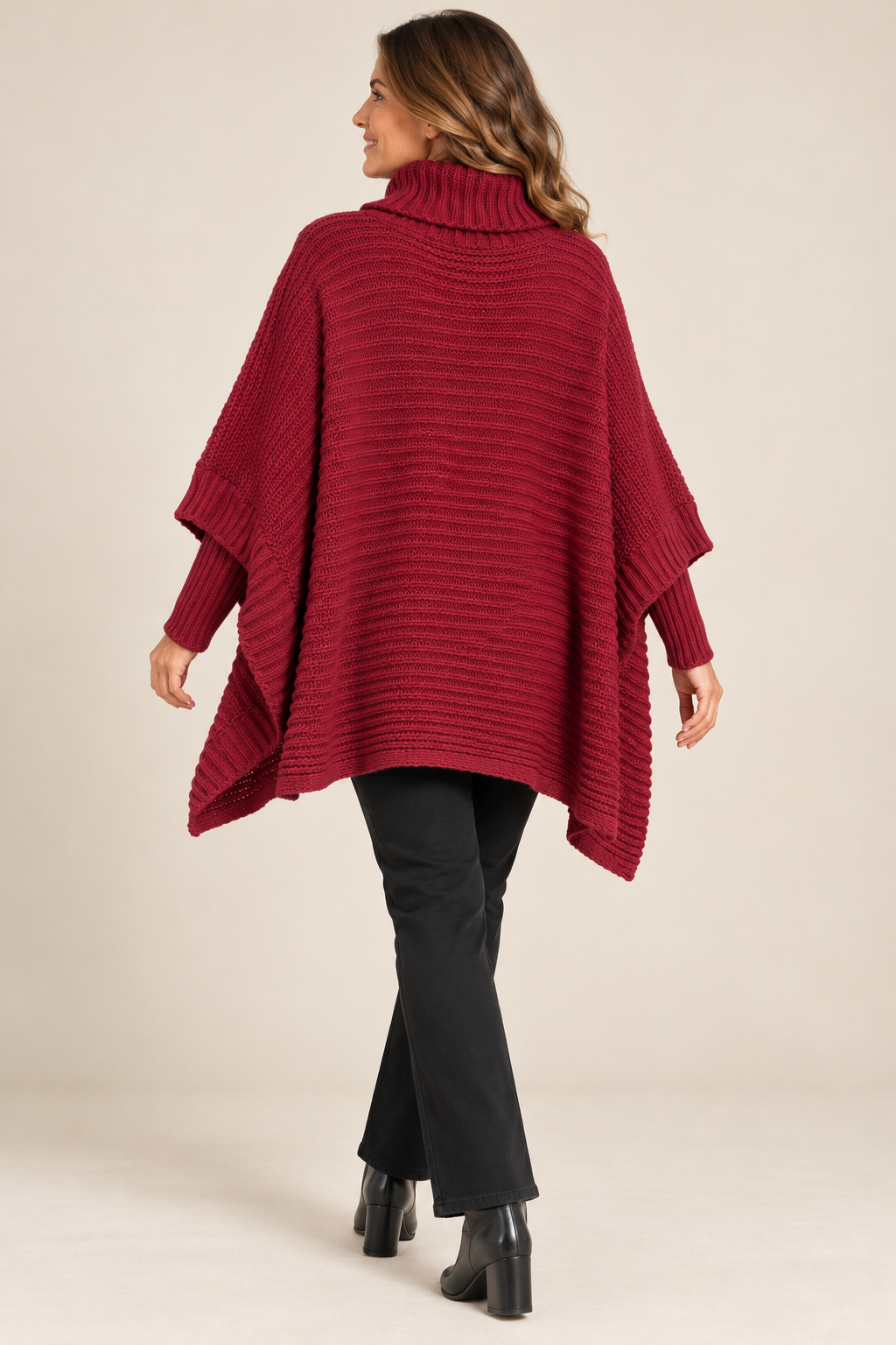Pull poncho oversize à col roulé – Collection Automne/Hiver