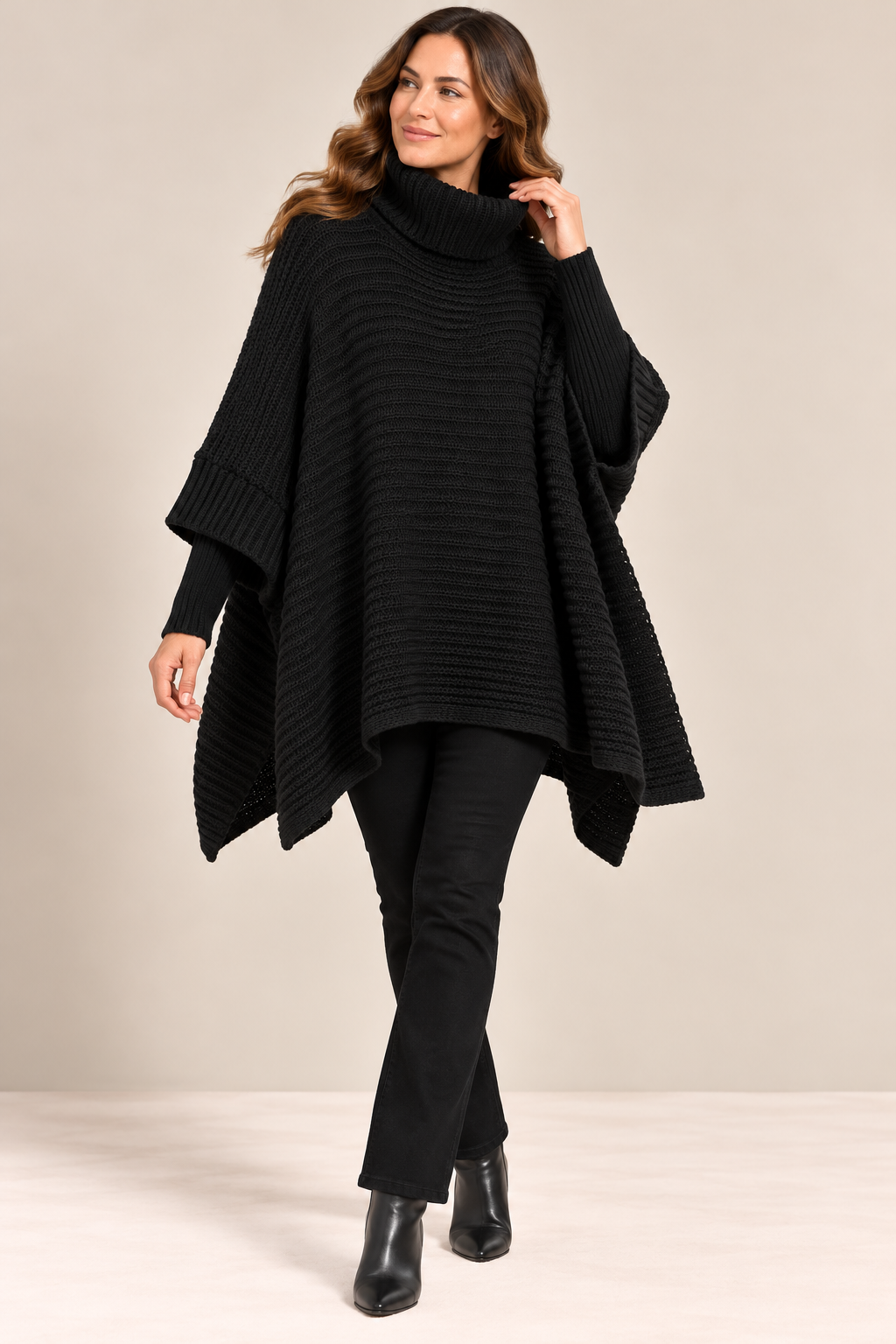 Pull poncho oversize à col roulé – Collection Automne/Hiver
