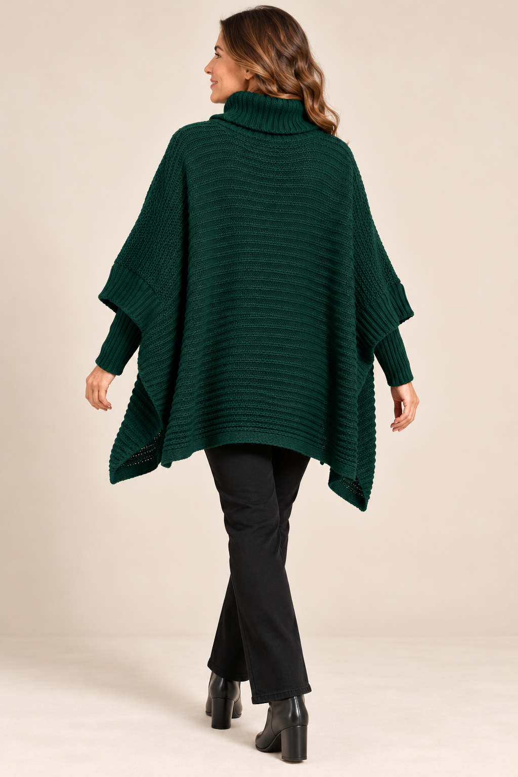 Pull poncho oversize à col roulé – Collection Automne/Hiver