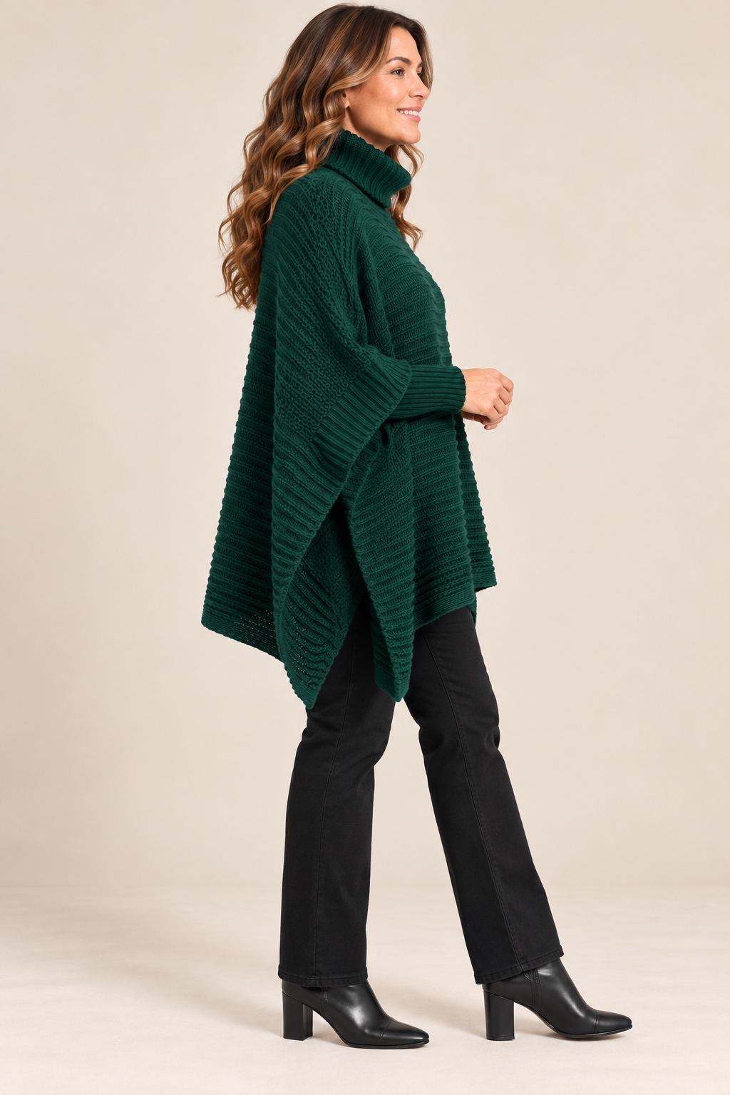Pull poncho oversize à col roulé – Collection Automne/Hiver