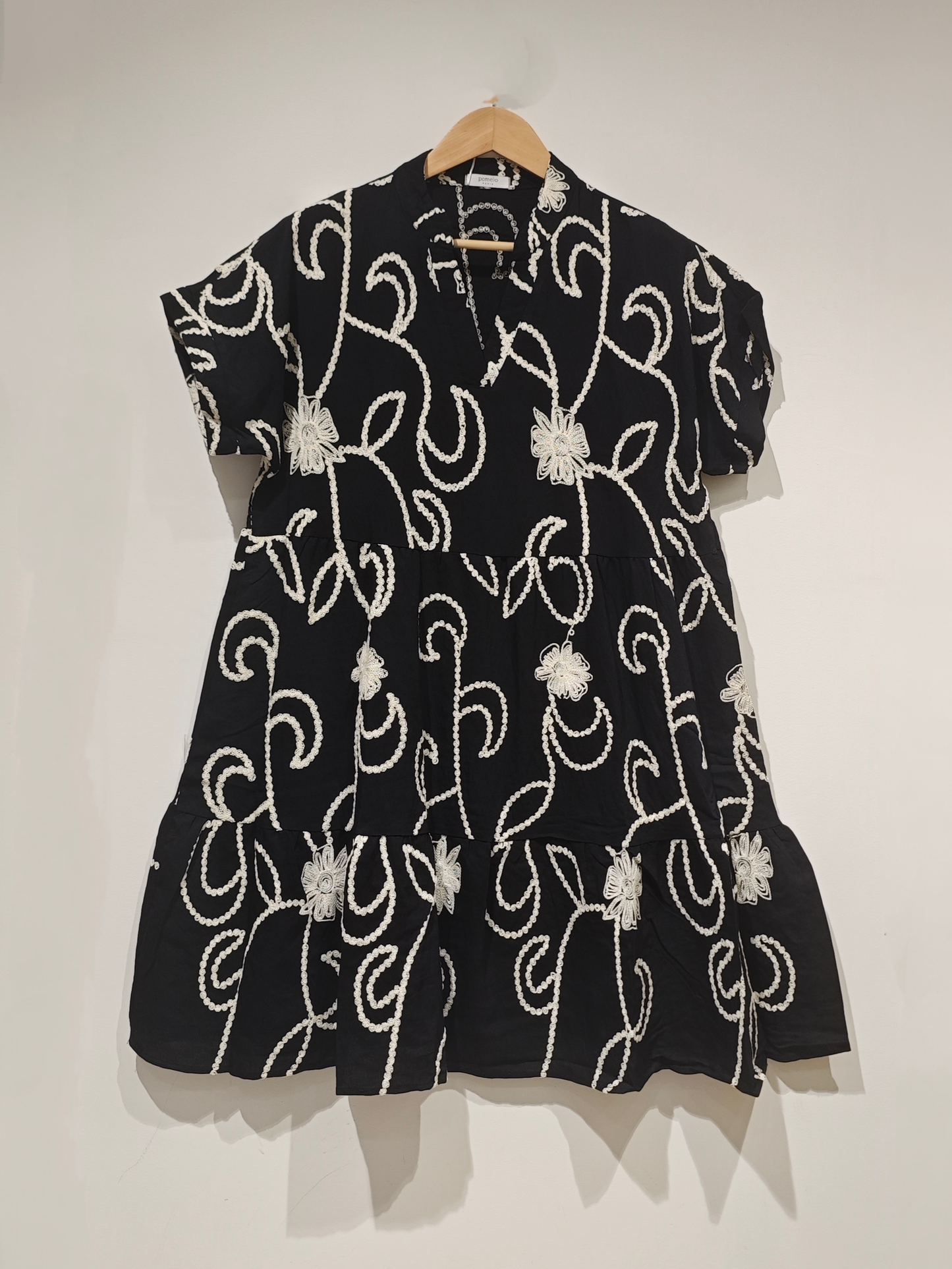 Robe Bohème style Brodée 1850 - L'Élégance Naturelle