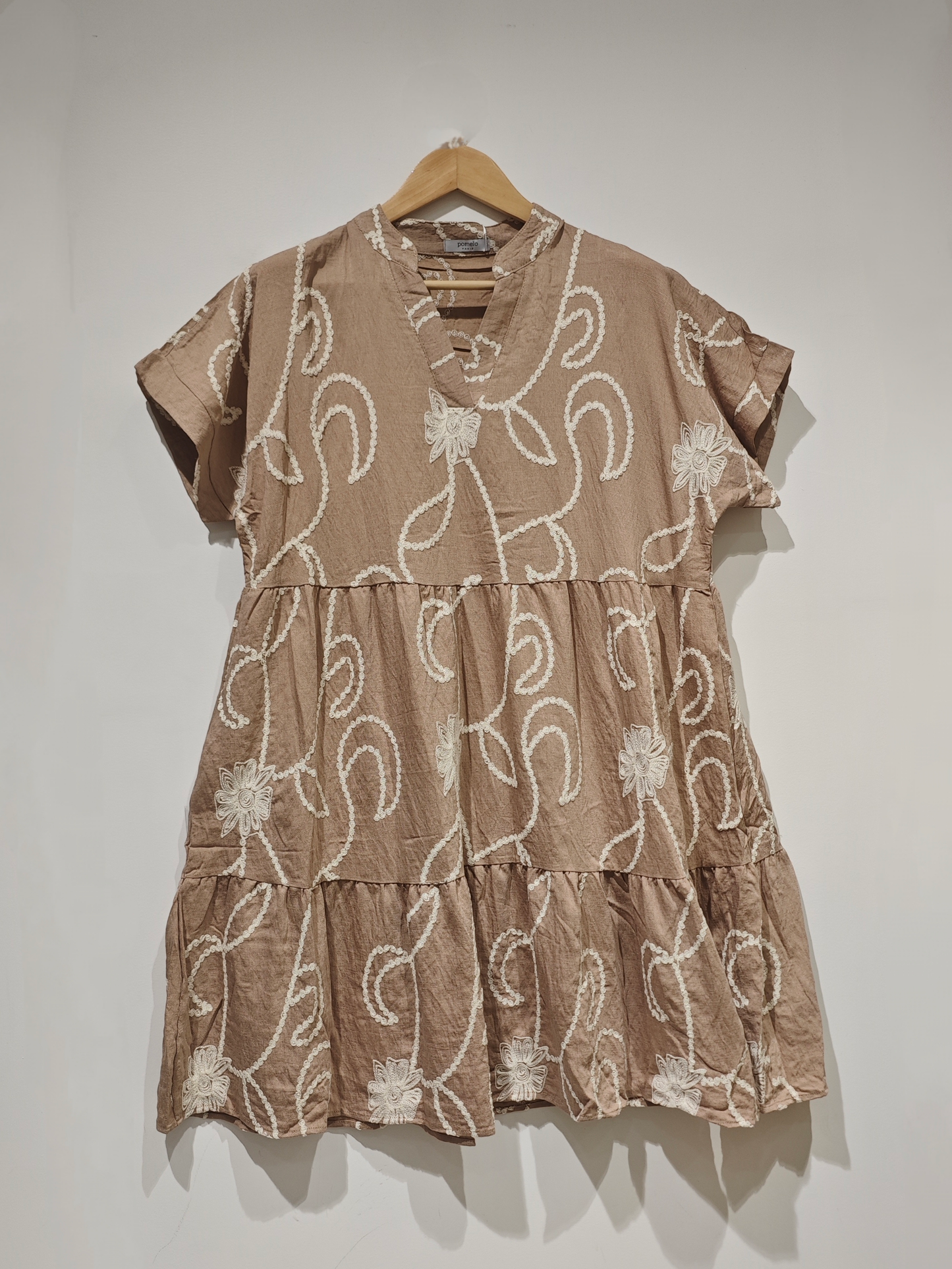 Robe Bohème style Brodée 1850 - L'Élégance Naturelle